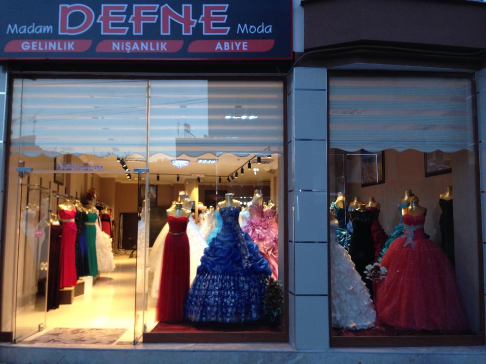 Gelinlik mağazamız, İnönü caddesinde yeni yerinde, hizmetinizde..