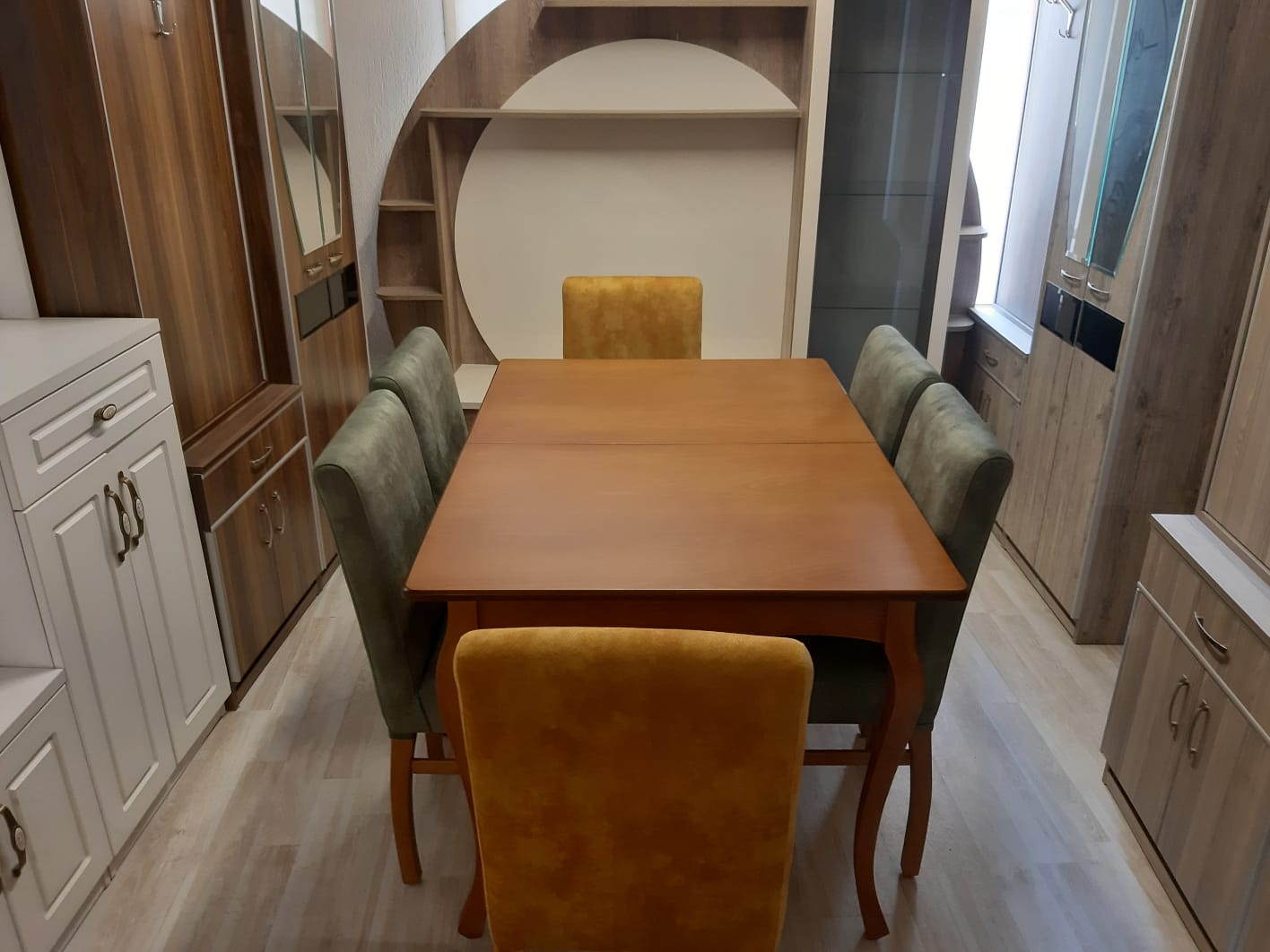 SALON YEMEK MASASI TAKIMLARI